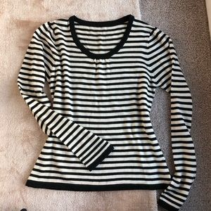 Basic Balck and White Striped Sweater